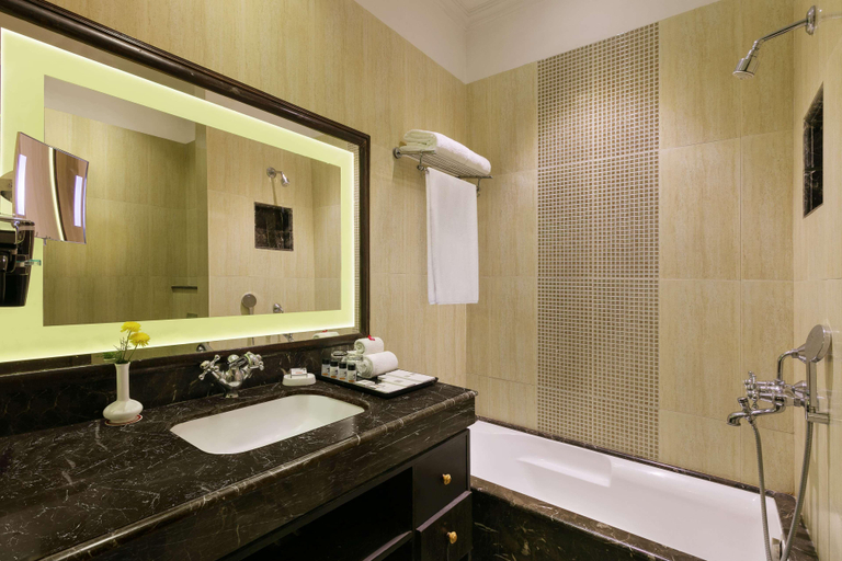Bathroom 4, Ramada Khajuraho, Chhatarpur