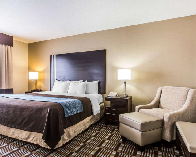 Bedroom 3, Comfort Inn Sullivan, Franklin