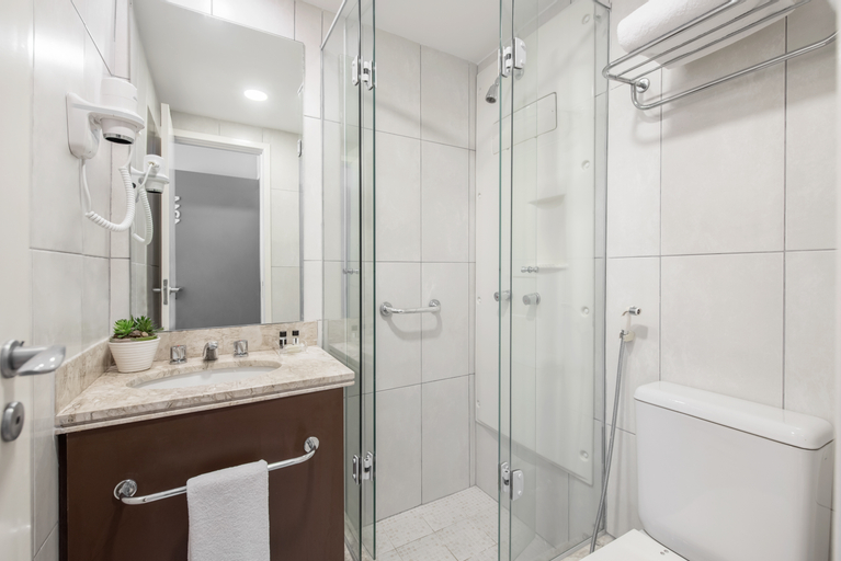 Bathroom 11