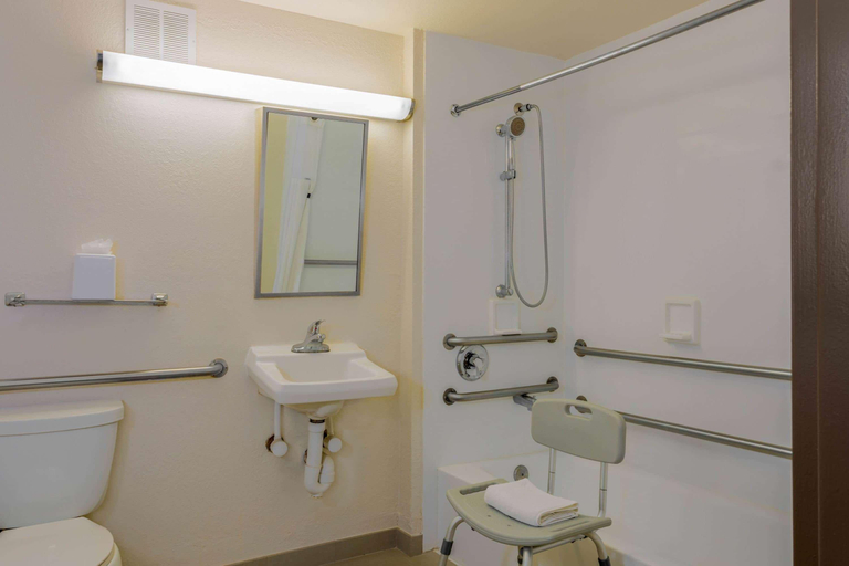 Bathroom 4, Wyndham Garden Tallahassee Capitol, Leon
