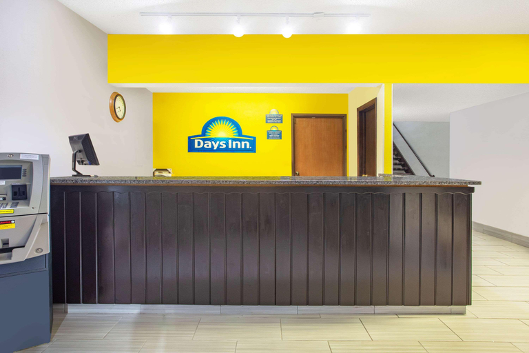 Public Area 3, Days Inn by Wyndham Fond du Lac, Fond du Lac