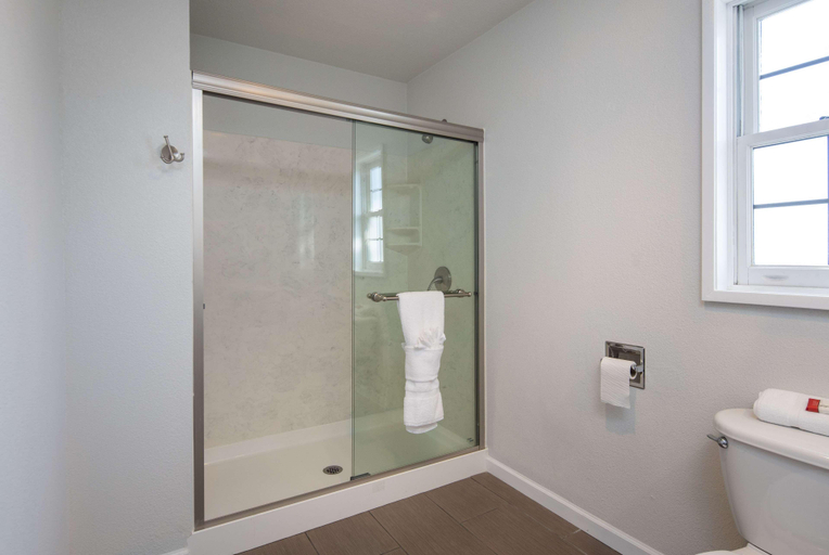 Bathroom 3, Rodeway Inn Milpitas, Santa Clara
