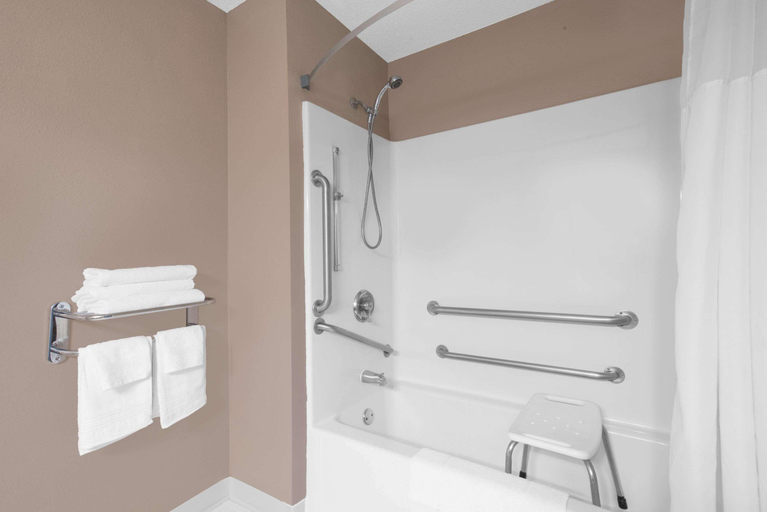 Bathroom 4, Days Inn by Wyndham Watertown, Codington