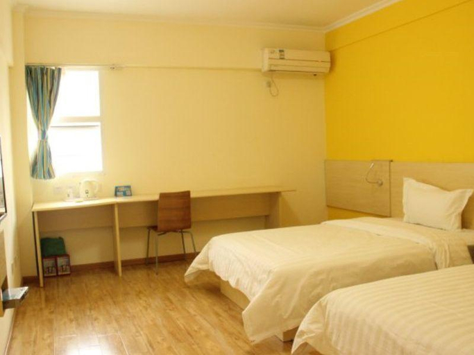 Bedroom 5, 7 Days Inn Chengdu Huaxi Yulin Provincial Stadium Metro Station, Chengdu