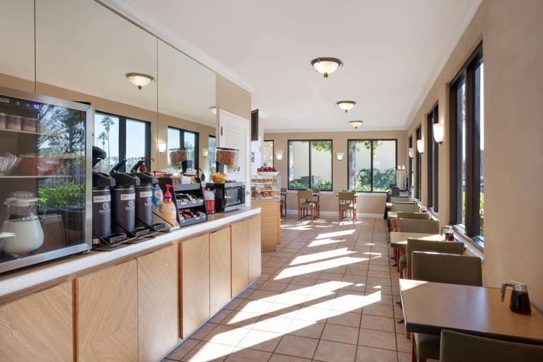 Food & Drinks 5, Baymont By Wyndham Daytona Beach/Intl Speedway, Volusia