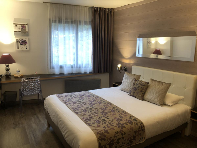 Bedroom 3, Logis Hotel Burnichon, Rhône