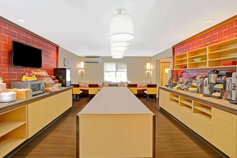 Food & Drinks, Mainstay Suites Greensboro, Guilford