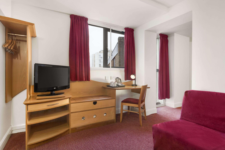 Bedroom 3, Waterloo Hub Hotel & Suites, London
