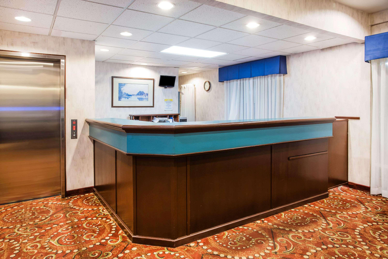 Public Area 2, Days Inn by Wyndham Seattle Aurora, King