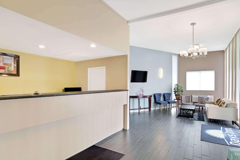 Public Area, Torrance Inn & Suites, Los Angeles