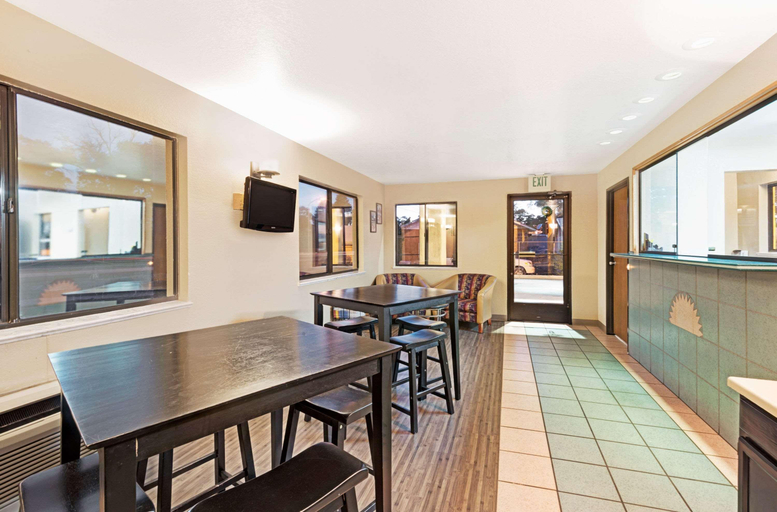 Public Area 2, Days Inn by Wyndham Espanola, Rio Arriba