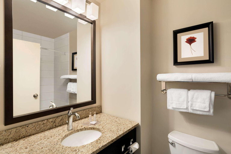 Bathroom 4, Travelodge by Wyndham Weyburn, Division No. 2
