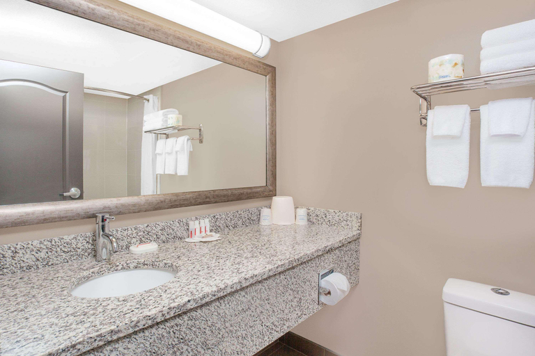 Bathroom 4, Super 8 by Wyndham Athabasca AB, Division No. 13
