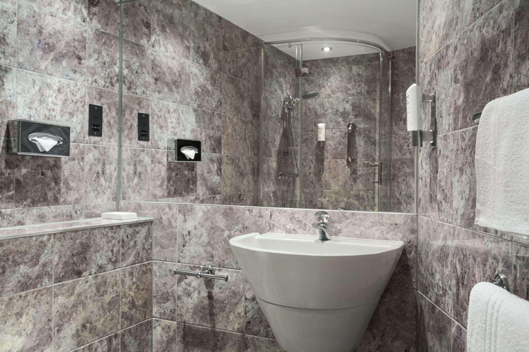 Bathroom, Waterloo Hub Hotel & Suites, London