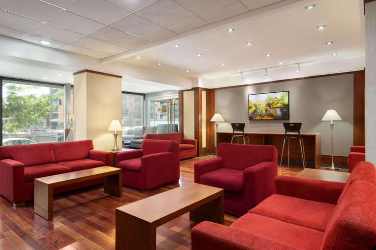 Public Area 2, Ramada Plaza by Wyndham Montreal, Montréal