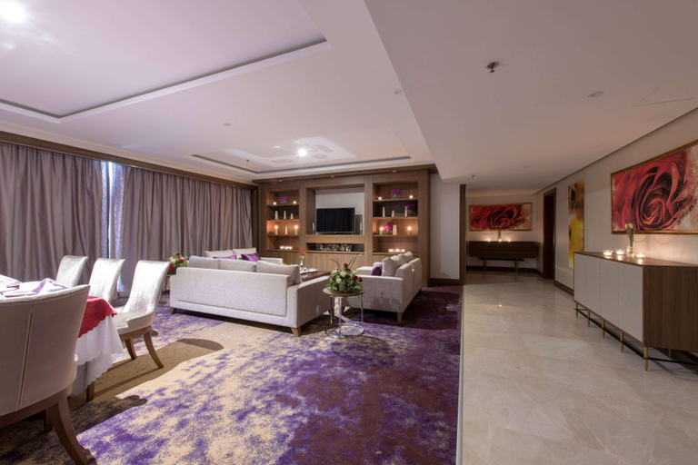 Public Area 2, Ramada by Wyndham Continental Jeddah, Jeddah