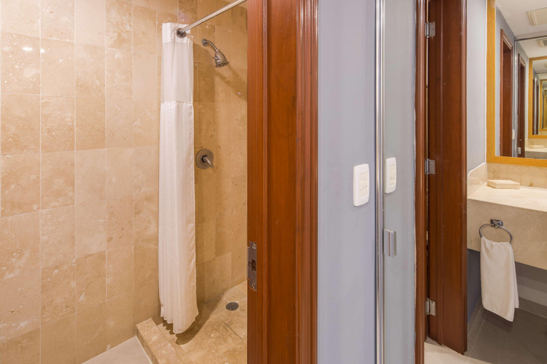Bathroom 5, Wyndham Garden Playa del Carmen, Cozumel