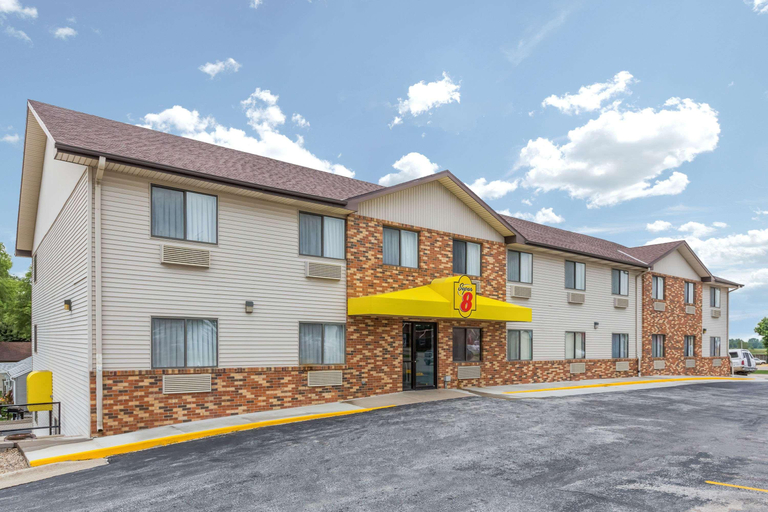 Exterior & Views, West Point Inn, Cuming