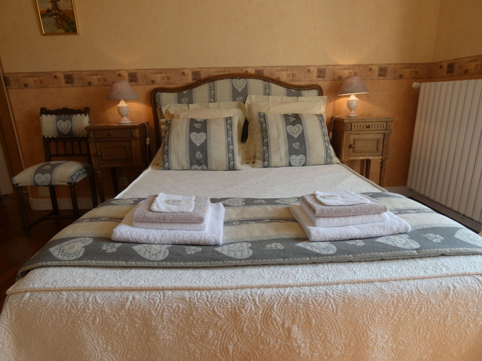 Bedroom 3, Le Tertre, Manche
