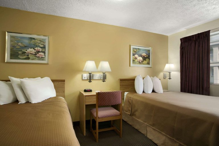 Others, Sandusky Inn, Erie