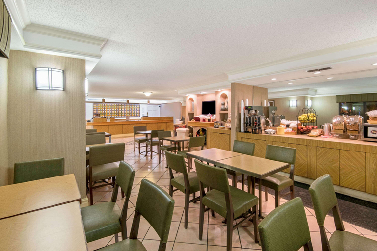 Food & Drinks 5, La Quinta Inn San Antonio Market Square, Bexar