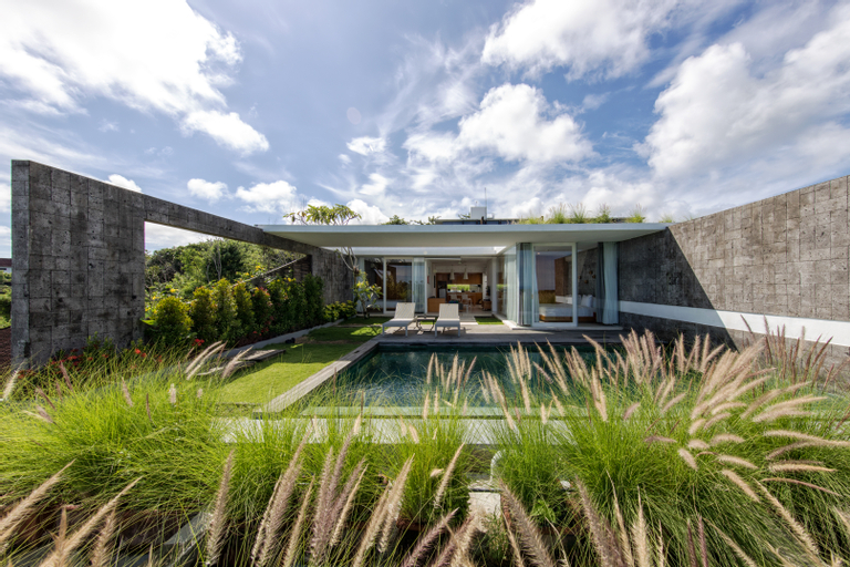 Exterior & Views 2