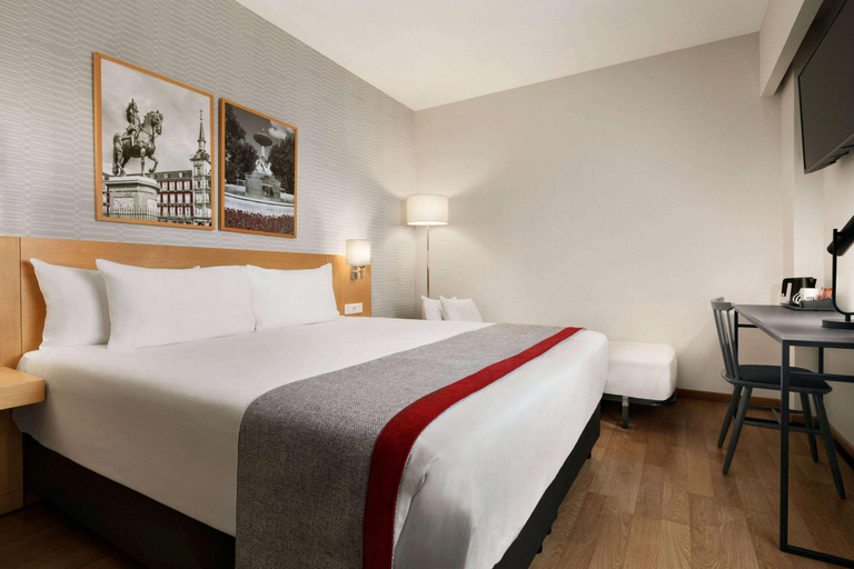 Bedroom 2, Ramada by Wyndham Madrid Getafe, Madrid