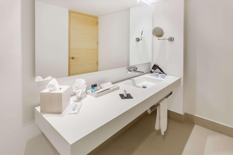 Bathroom 4, Wyndham Bogota, Santafé de Bogotá