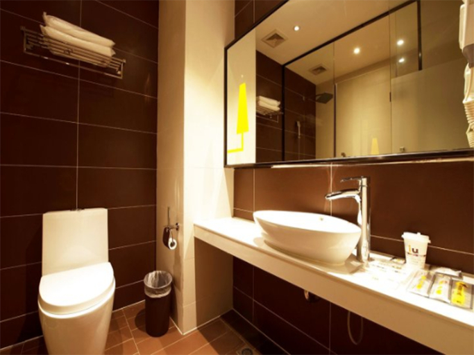 Bathroom 4, IU Hotels Kunming Airport Dabanqiao City, Kunming