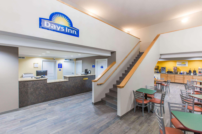 Public Area 2, Days Inn by Wyndham Hays, Ellis