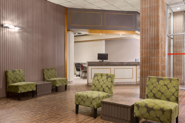 Public Area 2, Travelodge by Wyndham Baie-Comeau, Manicouagan