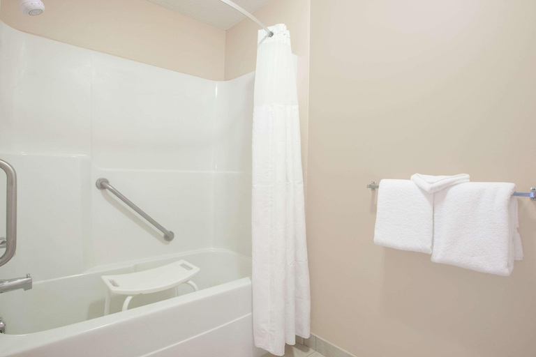 Bathroom 5, Ramada by Wyndham 100 Mile House, Cariboo