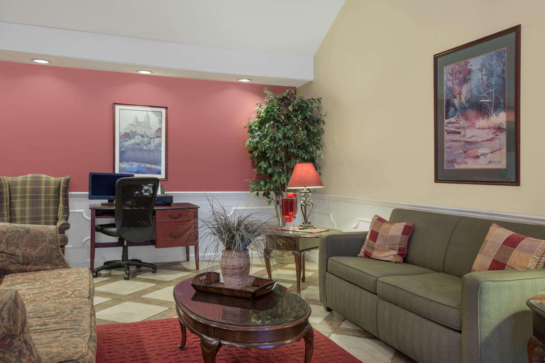 Public Area 3, Baymont by Wyndham Tuscaloosa, Tuscaloosa