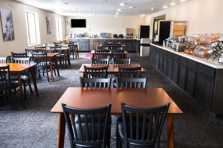 Food & Drinks 5, Baymont by Wyndham Keystone Near Mt. Rushmore, Pennington