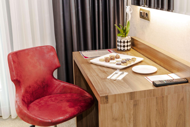Bedroom 3, Ramada by Wyndham Beylikduzu, Büyükçekmece