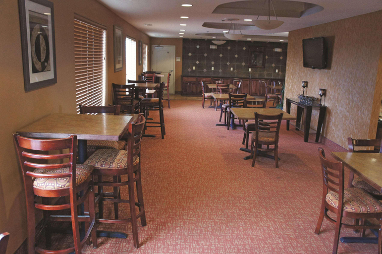 Food & Drinks 5, La Quinta Inn & Suites by Wyndham Bismarck, Burleigh