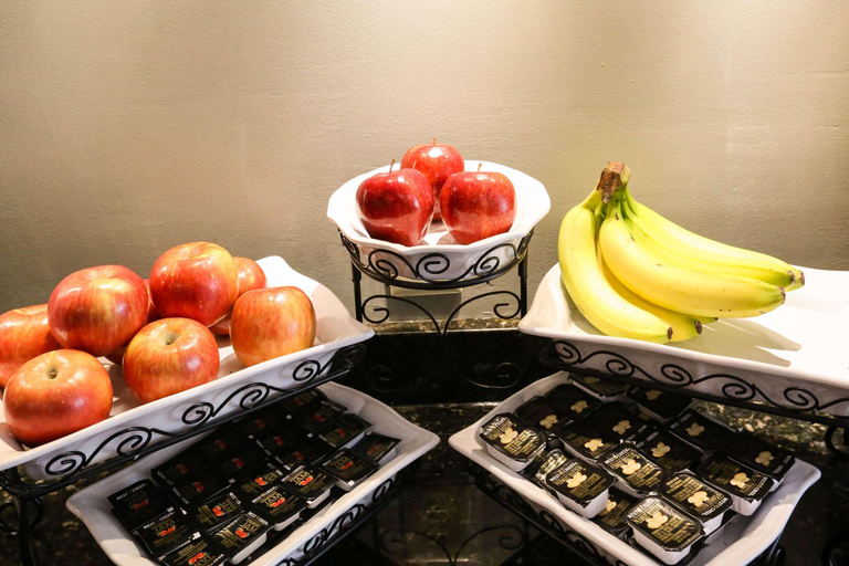 Food & Drinks 5, Garner Hotel Greenville East by IHG, Greenville