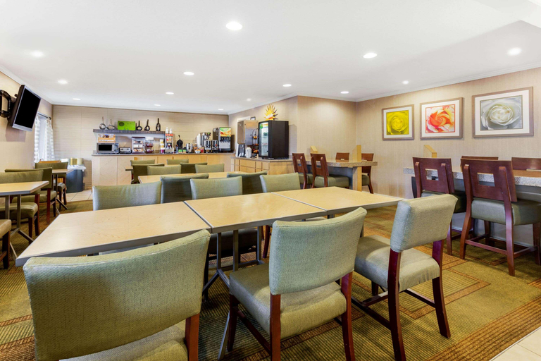Food & Drinks 5, La Quinta Willowbrook, Dupage