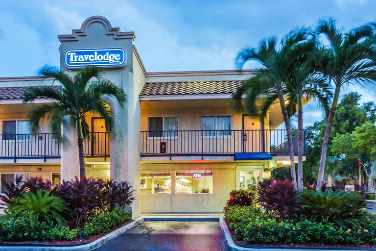 Exterior & Views 3, Motel 6 Riviera Beach, FL, Palm Beach
