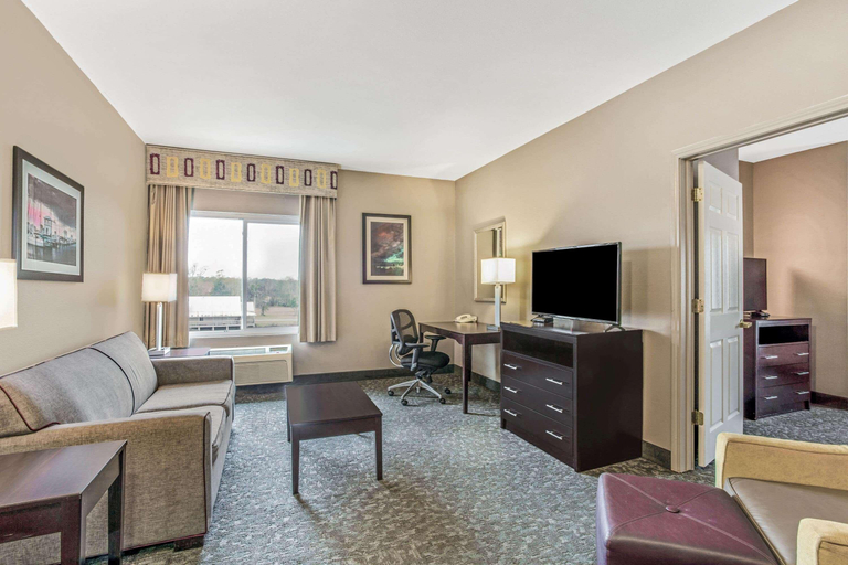 Bedroom 4, La Quinta Inn & Suites by Wyndham Biloxi, Harrison