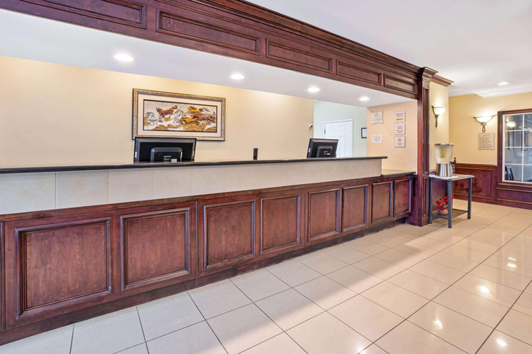 Public Area 2, La Quinta Inn & Suites by Wyndham Houston - Magnolia, Montgomery