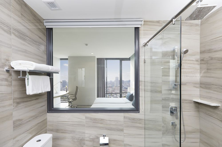 Bathroom 10