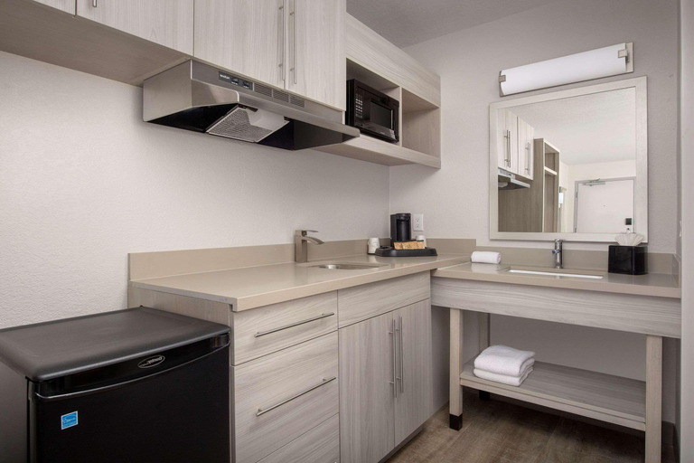 Bedroom 3, Quality Inn Atlantic Beach-Mayo Clinic Jax Area, Duval