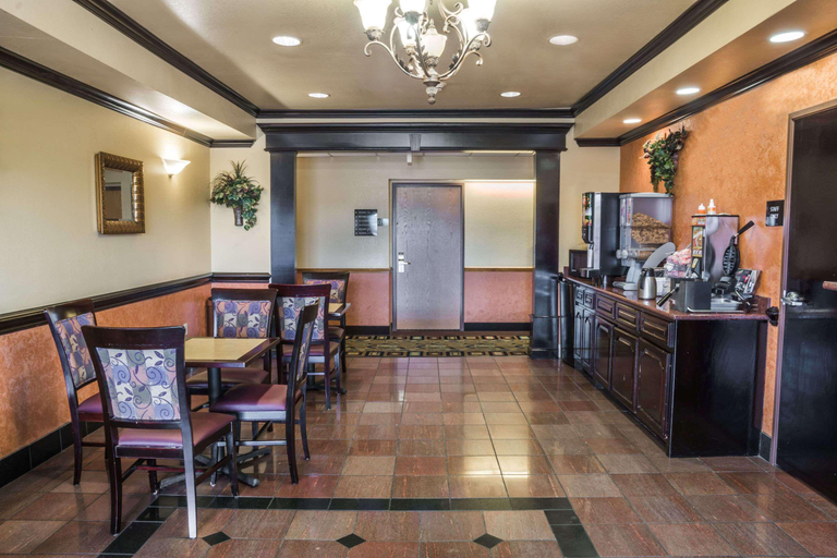 Public Area 2, Econo Lodge BeaumontI-10 S TX, Jefferson