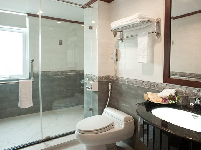 Bathroom, Adamas Hanoi Hotel, Ba Đình