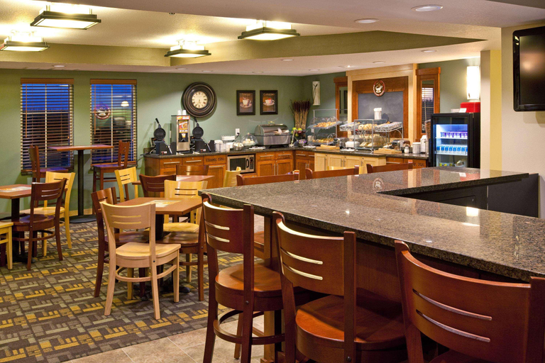 Food & Drinks 5, AmericInn by Wyndham Osage, Mitchell