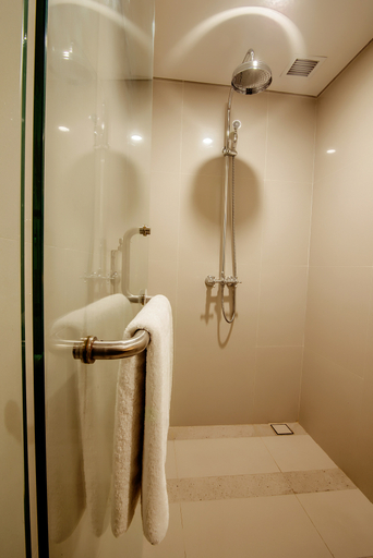 Bathroom 9