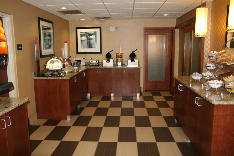Food & Drinks 5, Hampton Inn Hillsville, Carroll