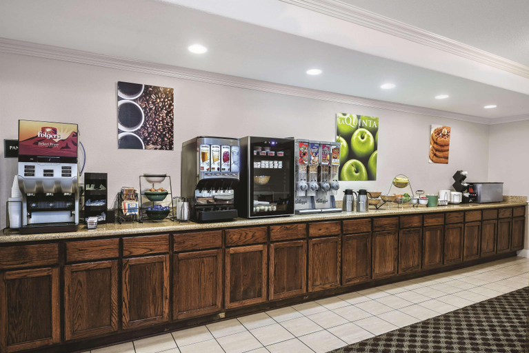 Public Area 3, La Quinta Inn & Suites by Wyndham Stephenville, Erath