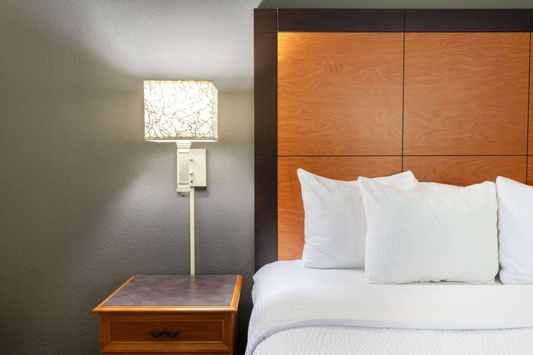 Bedroom 3, La Quinta Inn & Suites Pueblo, Pueblo